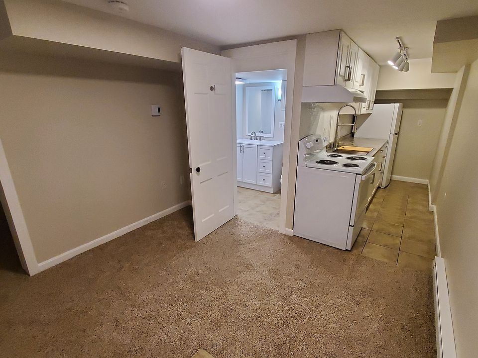 1st image of 9 Griffiths Dr #A