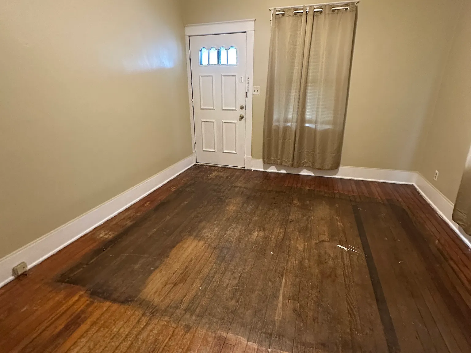 2 bed, 864 sqft, $1,200 — Photo 2