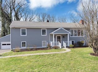 31 Starlight Dr, Norwalk, CT 06851