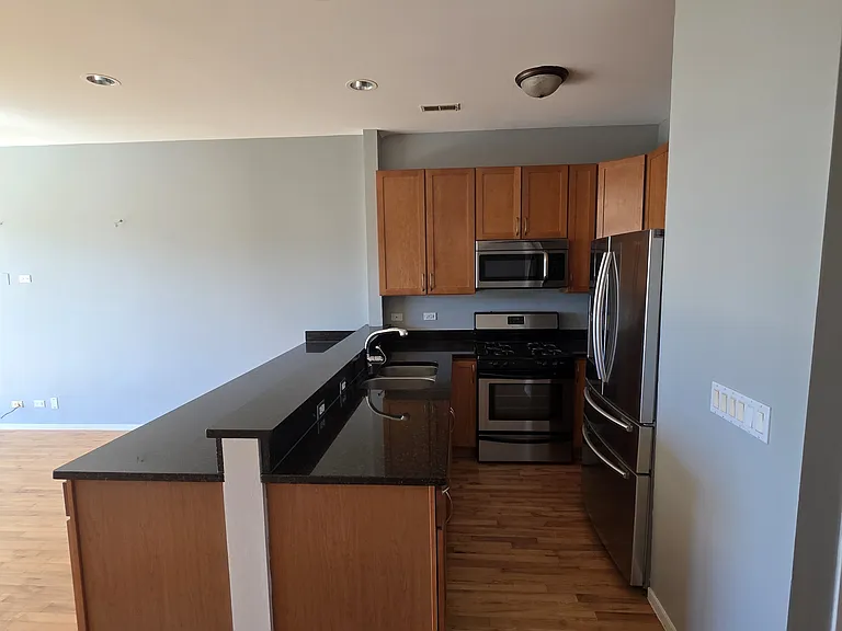 2432 W Madison St #3 — Photo 6