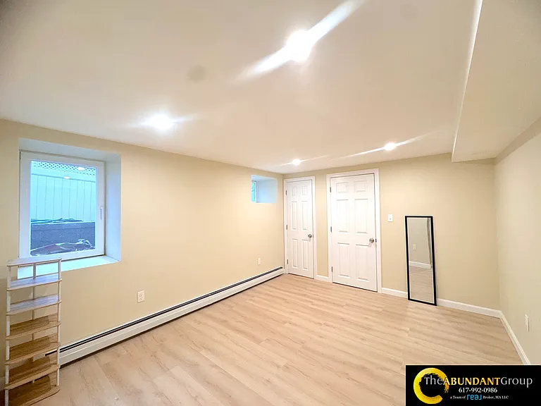 39 Cottage St — Photo 16
