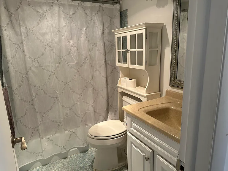 2 W Canterbury Dr #2-A — Photo 6