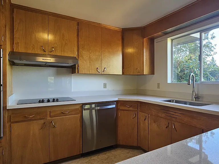 10431 NE 168th St — Photo 9