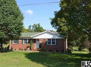 2850 1st Ave NW, Hickory, NC 28601
