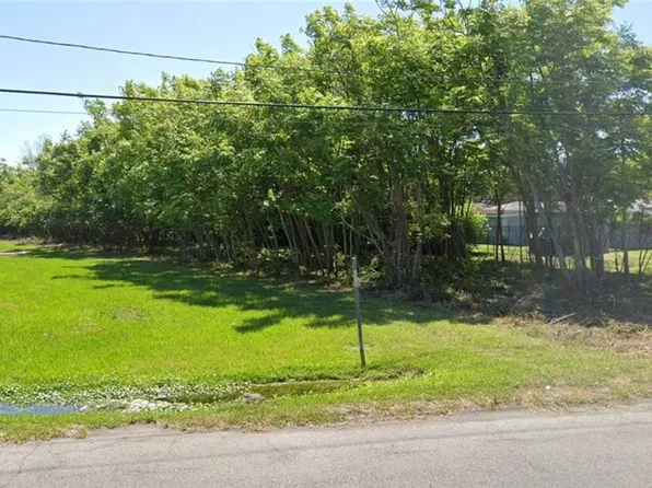 7101 Patterson Dr, New Orleans, LA 70131
