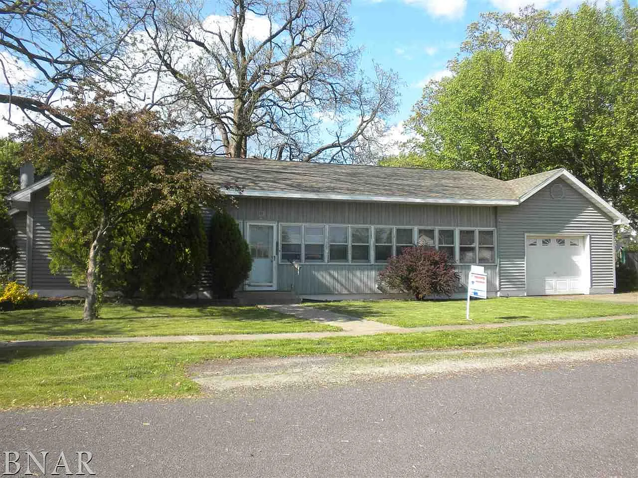 211 W Peoria St photo 1