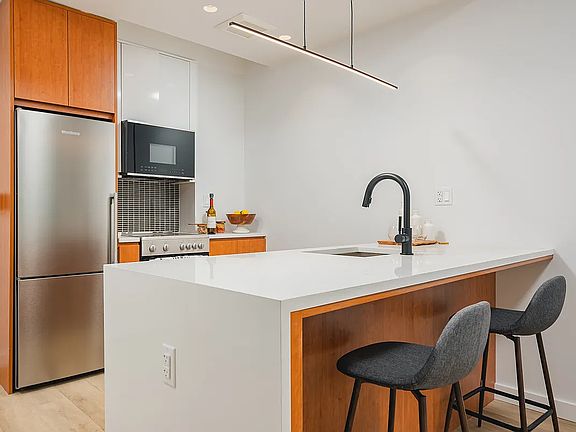 4th image of 276 Grand Concourse APT 917
