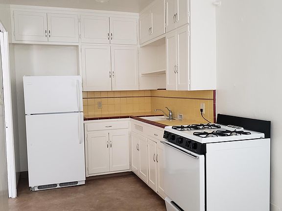 4th image of 3718 Ingraham St