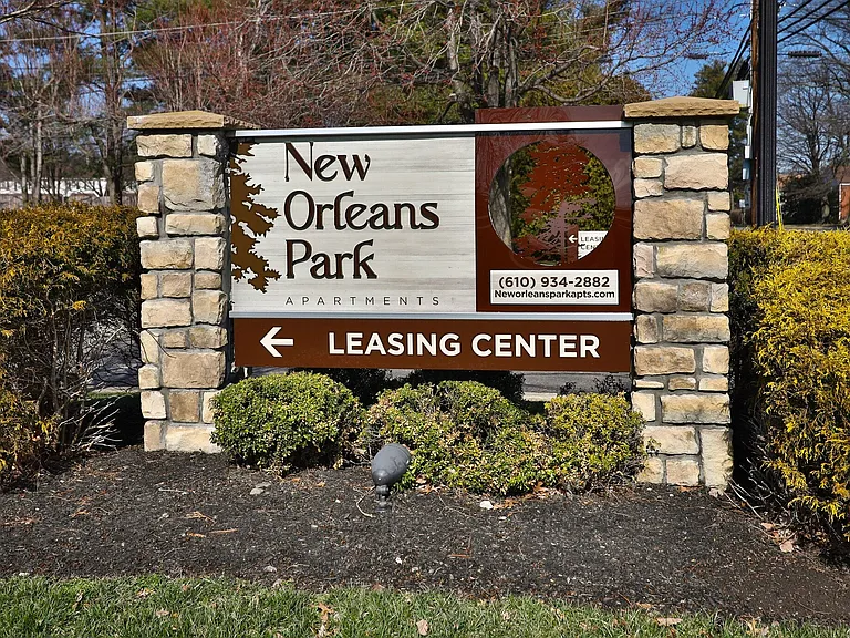 Leasing Office Signage