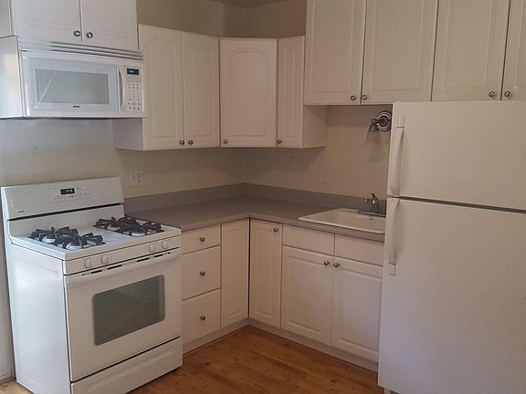 5th image of 4265 Pleasanton Ave