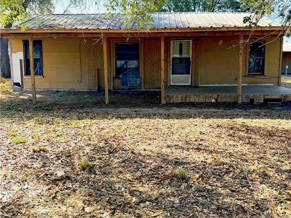 204 Mineral St, Normanna, TX 78142