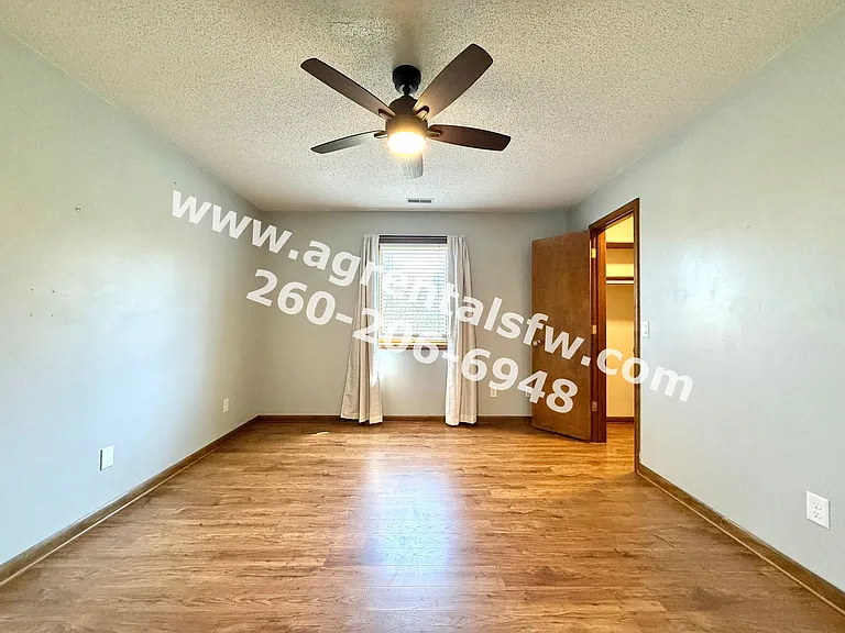 823 Woodland Springs Pl — Photo 14