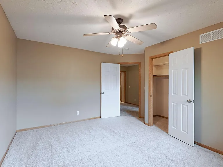 1718 Sawyer St — Photo 16