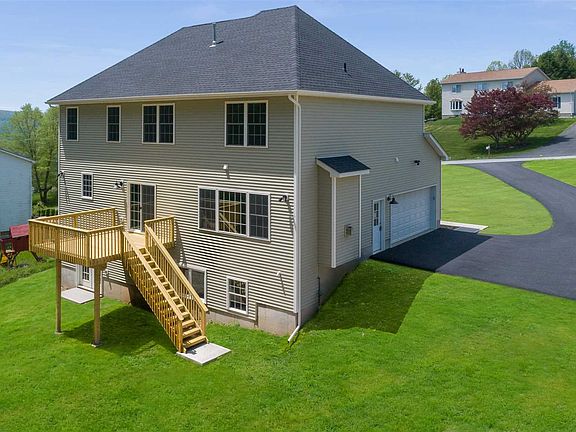 2nd image of 8 Pond View Ct