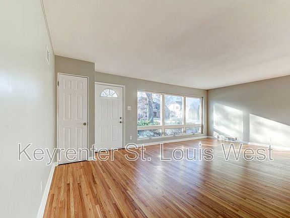 4th image of 632 Ashmont Dr