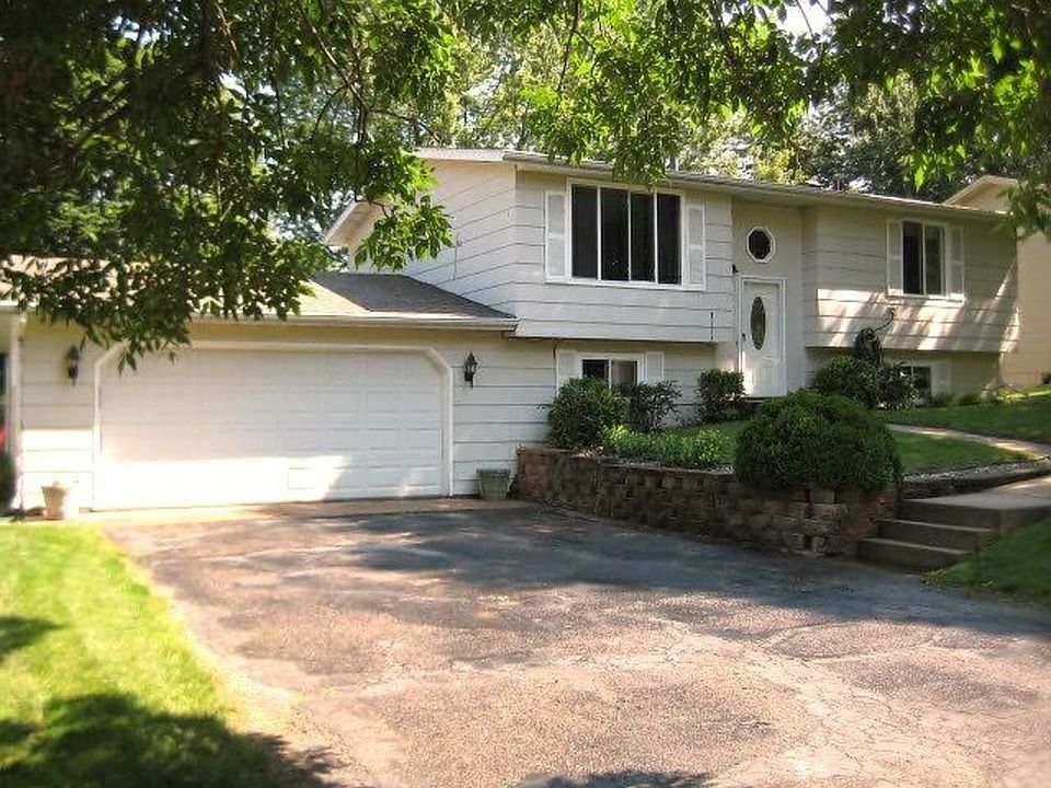 1st image of 252 Highwood Dr