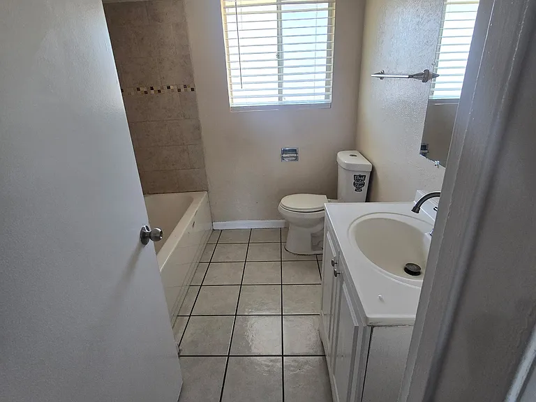 1382 W Orange Grove Ave #C — Photo 11