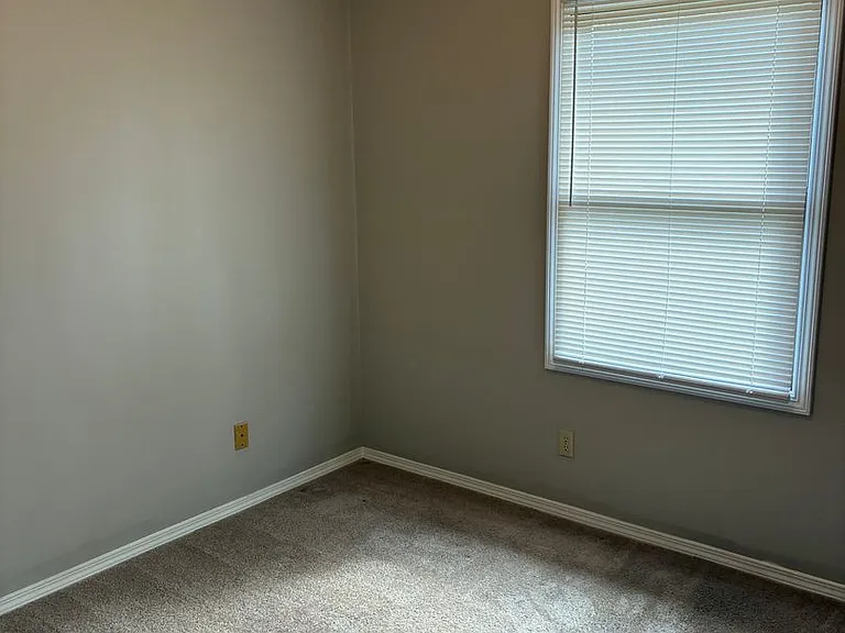 1377 West Allen Street — Photo 12