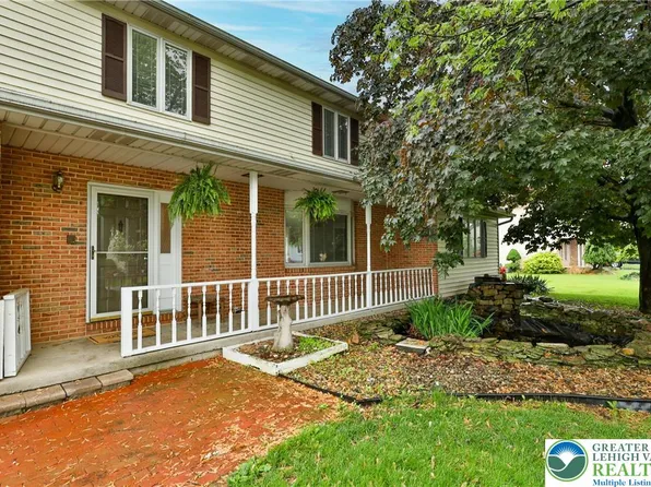 5470 Summit St, Whitehall, PA 18052