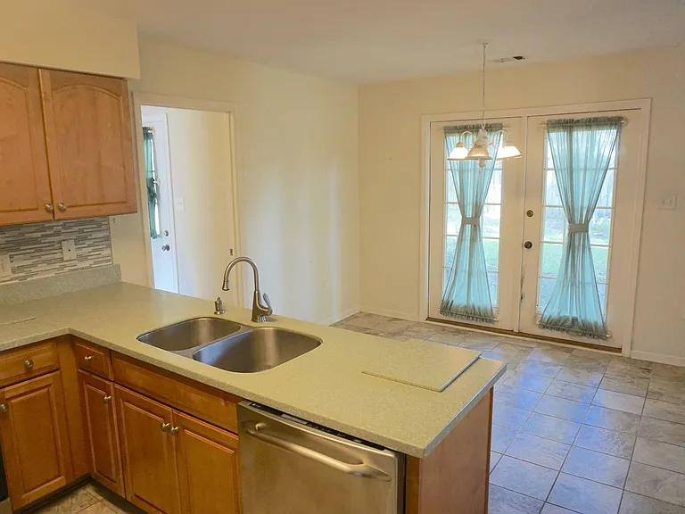 16 Ballastone Ct — Photo 10