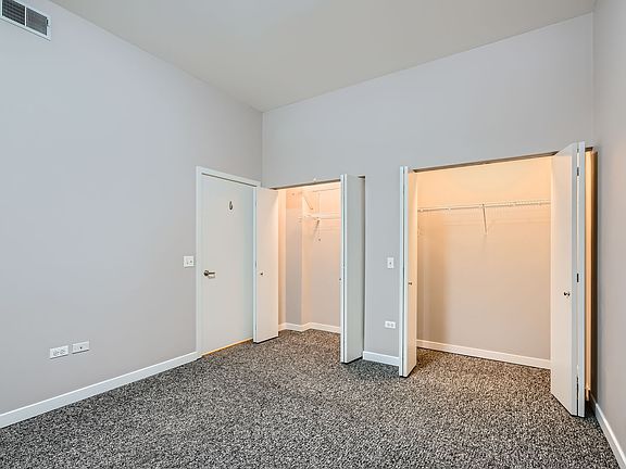 5th image of 4011 N Francisco Ave Unit 103