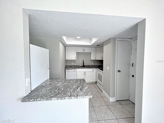 2nd image of 736 Summerland Dr