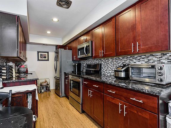 3rd image of 77 Alhambra Dr