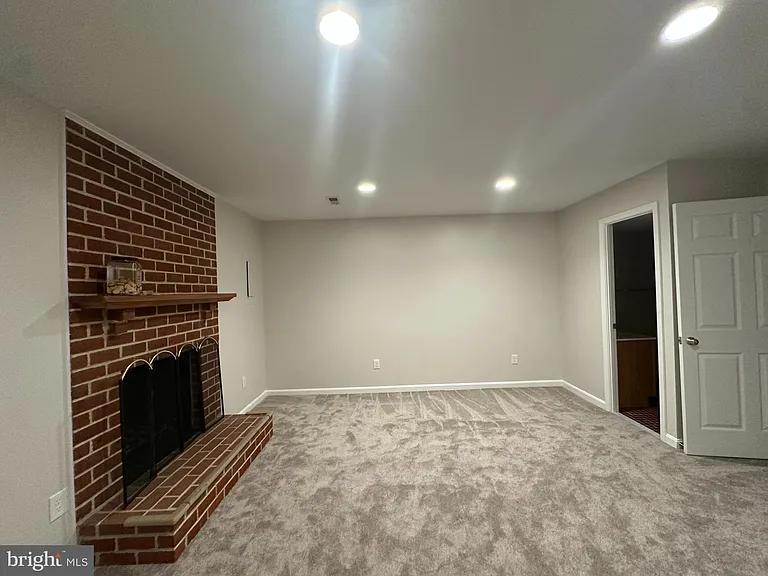 2120 N Tazewell Ct — Photo 24