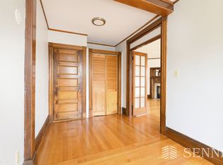 9 Monmouth St #3, Somerville, MA 02143