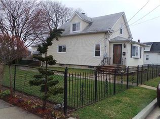 319 Roquette Ave, South Floral Park, NY 11001