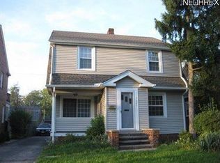 3621 Grosvenor Rd, Cleveland Heights, OH 44118