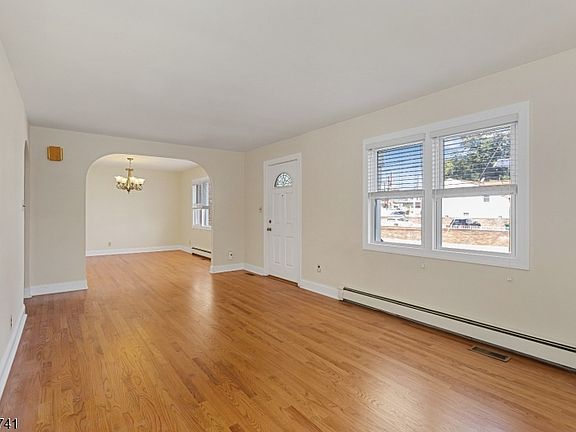 5th image of 418 President St