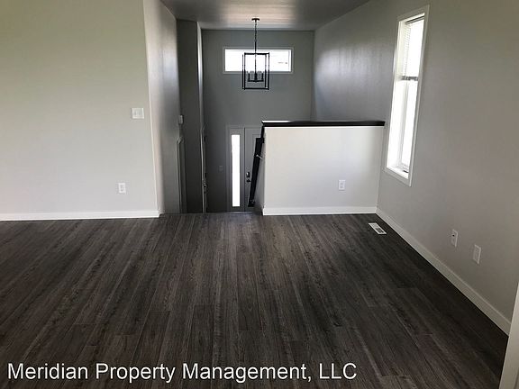 3rd image of 1227 46th Ave S