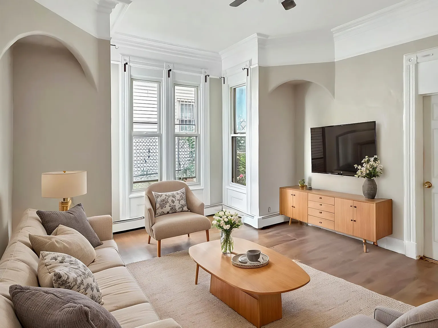 3 bed, 1200 sqft, $3,200 — Photo 1