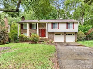 6534 Rollingridge Dr, Charlotte, NC 28211