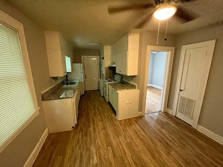 1147 Mimosa Dr — Photo 7