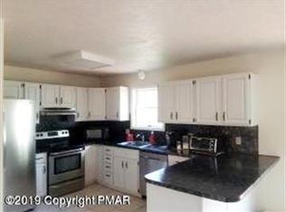 102 Tulip Trl, Tobyhanna, PA 18466