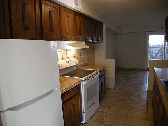 5th image of 136 Hill Cres #136