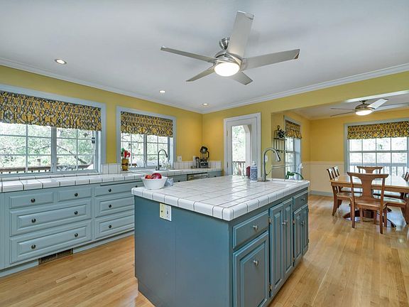 4th image of 5042 Reservation Rd