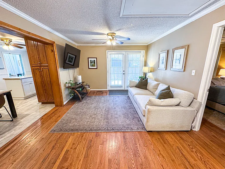 4207 Saundralane Dr NW — Photo 9