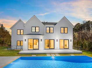 354 Saint Andrews Rd, Southampton, NY 11968