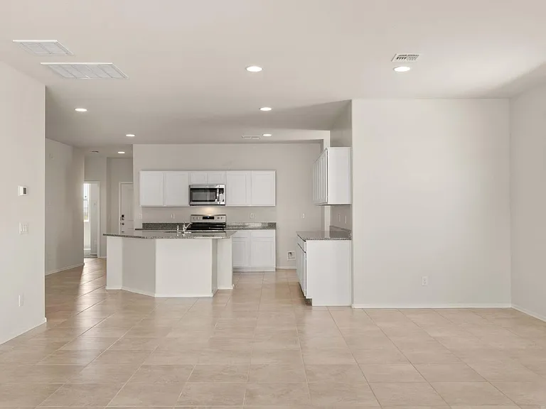 1171 W Beacon Ct — Photo 4