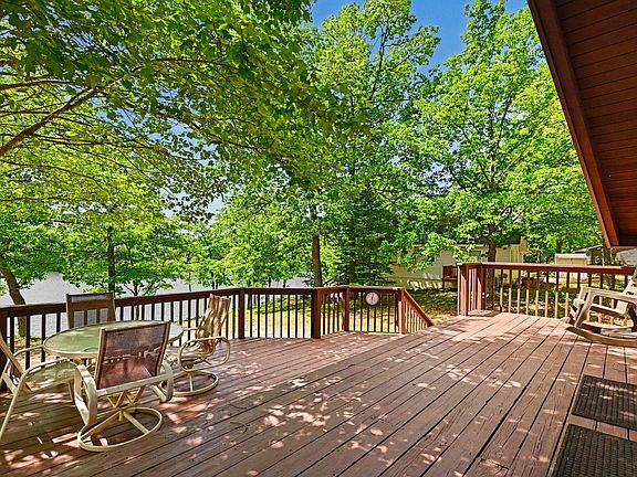 4th image of 8064 Eagle Lake Dr NE