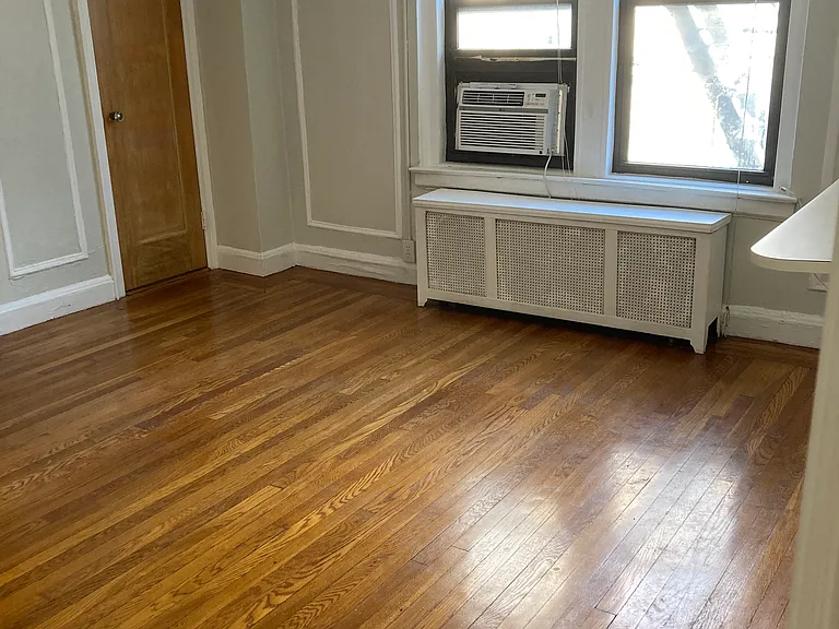 321 E 54th St #10G — Photo 3