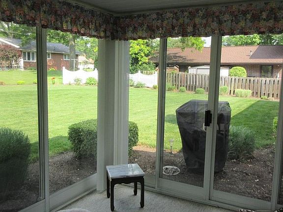2nd image of 1901 Heritage Cir