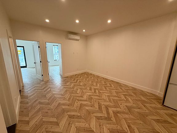 3rd image of 322 Cornelia St Floor 1