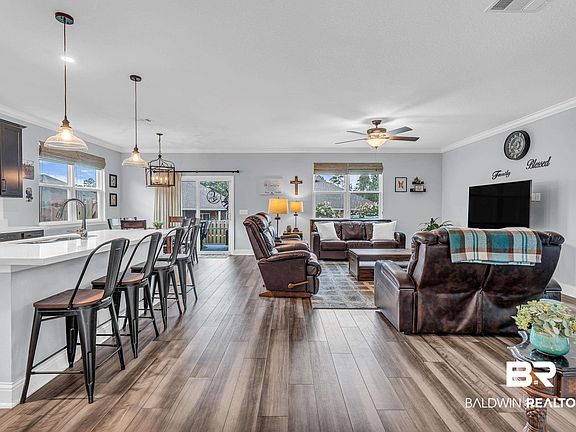 3rd image of 940 Ruisseau Dr