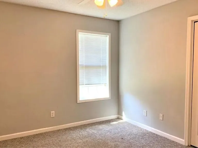 1810 Reynolds St — Photo 9