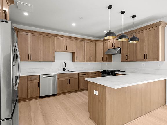 4th image of 439 N Sierra Bonita Ave #1ee73f9fa