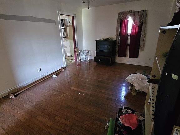 3rd image of 1713 Bunn St